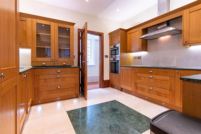 4 Bedroom Flat To Rent In Prince Albert Road, London, NW8