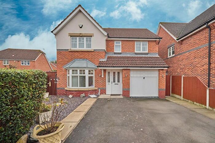 4 Bedroom Detached House For Sale In Milfoil Close, Hinckley, LE10