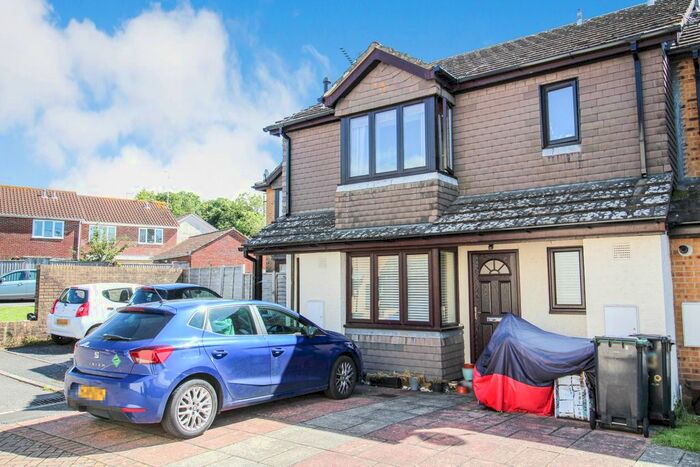 2 Bedroom Maisonette For Sale In Victoria Close, Bovington, Wareham, Dorset, BH20