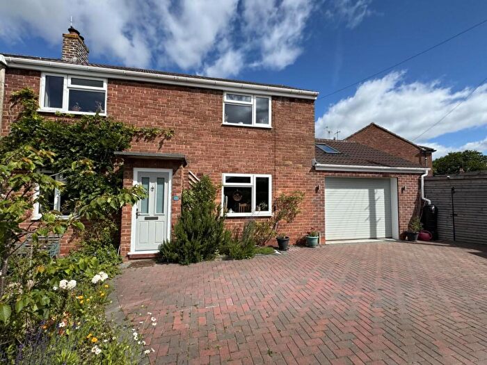 3 Bedroom End Of Terrace House For Sale In Sandy Way, Barford, CV35