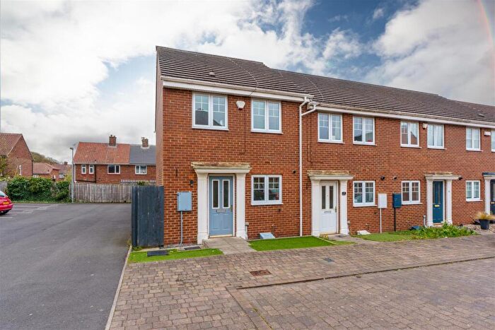 3 Bedroom End Of Terrace House To Rent In Neston Court, Newcastle Upon Tyne, NE3