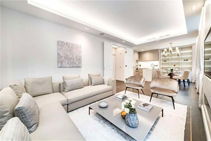 2 Bedroom Flat To Rent In Portland Place, London, W1B