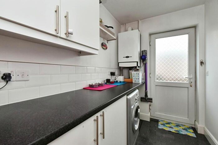 4 Bedroom Detached House For Sale In Parc Fferws, Ammanford, SA18
