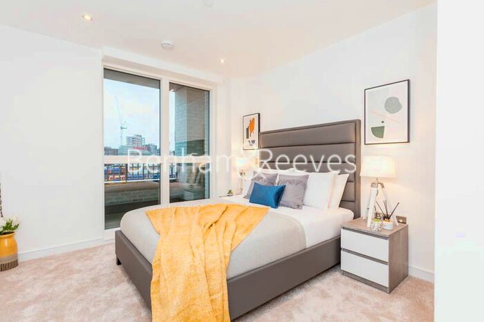1 Bedroom Flat To Rent In Duval House, Clapham Junction, SW11