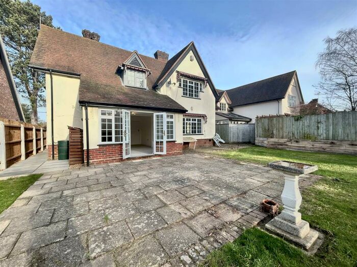 4 Bedroom Detached House To Rent In Bucklesham Road, Ipswich, IP3