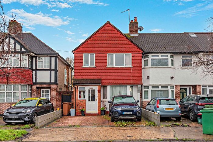 3 Bedroom Terraced House For Sale In Caverleigh Way, Worcester Park, KT4