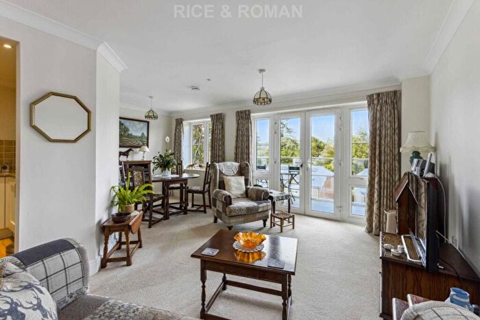 1 Bedroom Retirement Property For Sale In Lynwood Village, Ascot, SL5