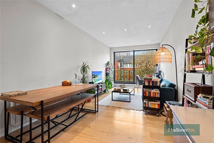 1 Bedroom Flat To Rent In - Mare Street, London, Greater London, E8