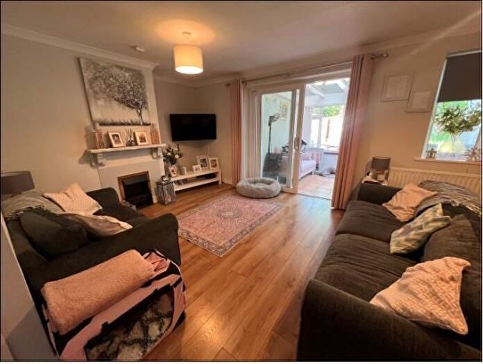 3 Bedroom End Of Terrace House To Rent In Ormonde Road, Wokingham, RG41