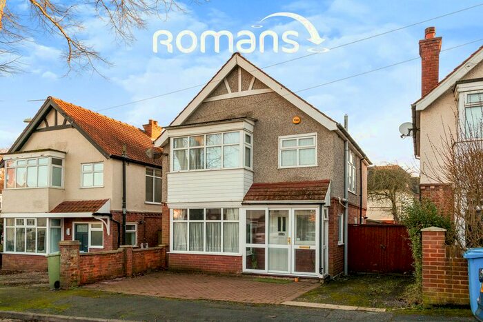 3 Bedroom Detached House To Rent In Fellows Road, Farnborough, GU14