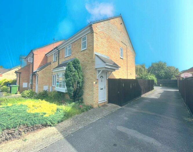 3 Bedroom End Of Terrace House To Rent In Chawston Close, Eaton Socon, PE19