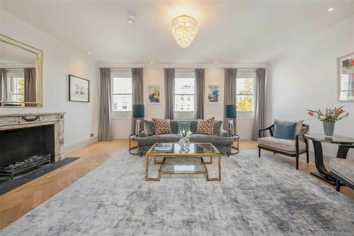 3 Bedroom Flat To Rent In Emperors Gate, London, SW7