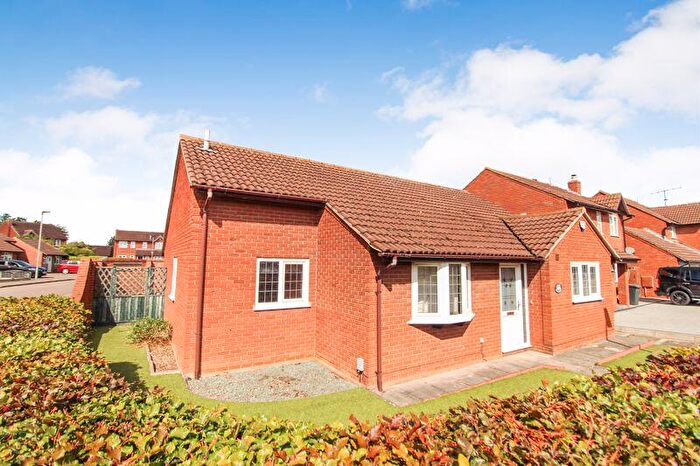 3 Bedroom Detached Bungalow For Sale In Hollies Walk, Wootton, MK43