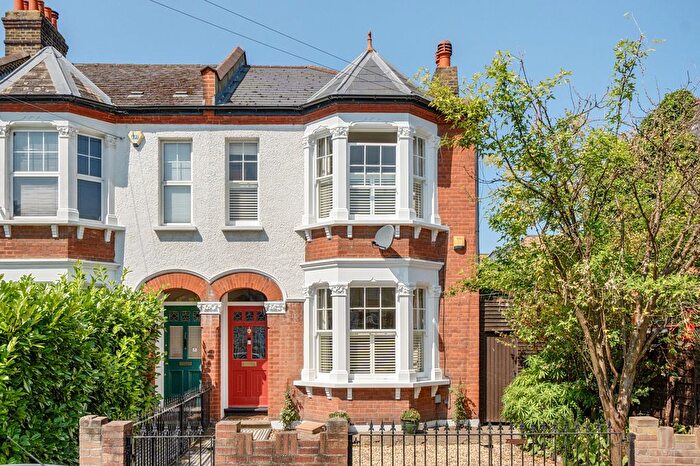 4 Bedroom End Of Terrace House For Sale In Blythe Vale, London, SE6
