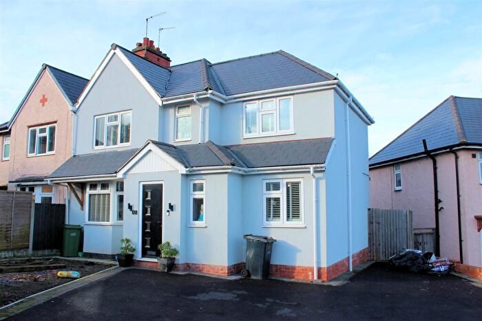 4 Bedroom Semi Detached House For Sale In Alexandra Road, Halesowen, B63