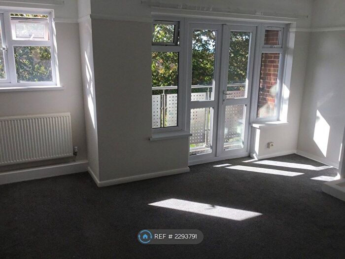 2 Bedroom Flat To Rent In Balmoral Road, Margate, CT9