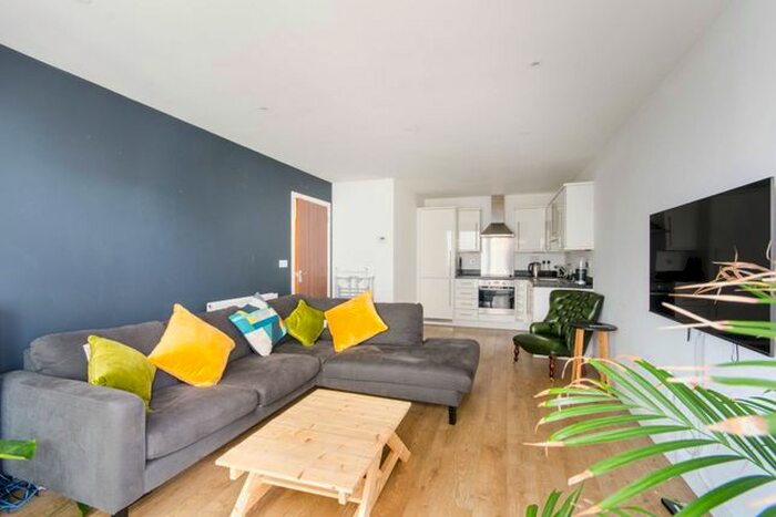 1 Bedroom Flat To Rent In Ealing Road, Brentford, TW8