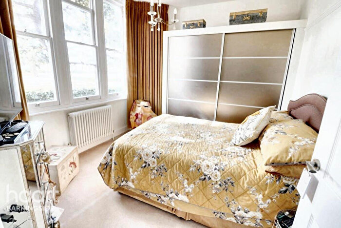 2 Bedroom Maisonette For Sale In Thomas Barnardo Way, Barkingside, IG6