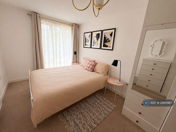 2 Bedroom Flat To Rent In Flowers Close, London, NW2