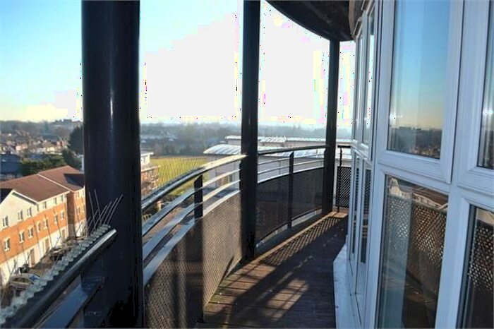 1 Bedroom Flat To Rent In Lanadron Close, Isleworth, TW7