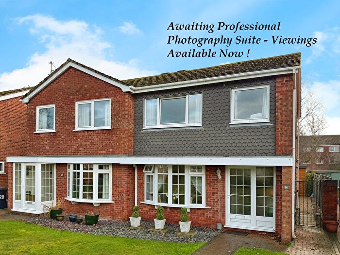 3 Bedroom Semi Detached House For Sale In Suffolk Close, Peterborough, PE3