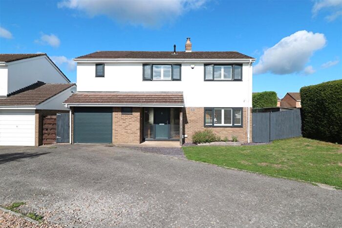 5 Bedroom Detached House For Sale In Broadley Park, North Bradley, Trowbridge, BA14