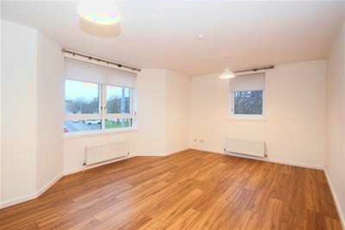 2 Bedroom Flat To Rent In Middlesex Gardens, Kinning Park, G41