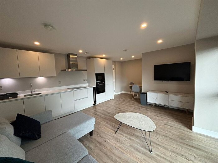 1 Bedroom Flat To Rent In Ground Floor Apartment, The Glass House, Queens Dock Avenue, Hull, HU1