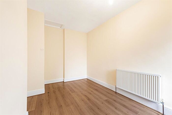 2 Bedroom Terraced House For Sale In Broxholme Road, Sheffield, S8