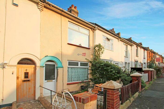 3 Bedroom Terraced House To Rent In Magpie Hall Road, Chatham, ME4