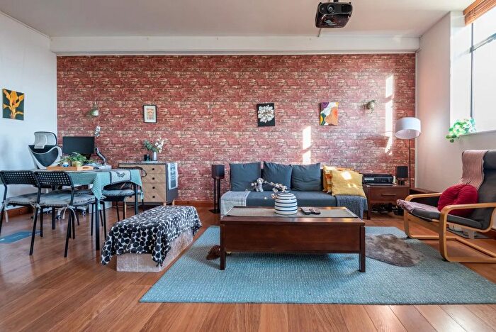 1 Bedroom Flat To Rent In Jedburgh Road, London, E13