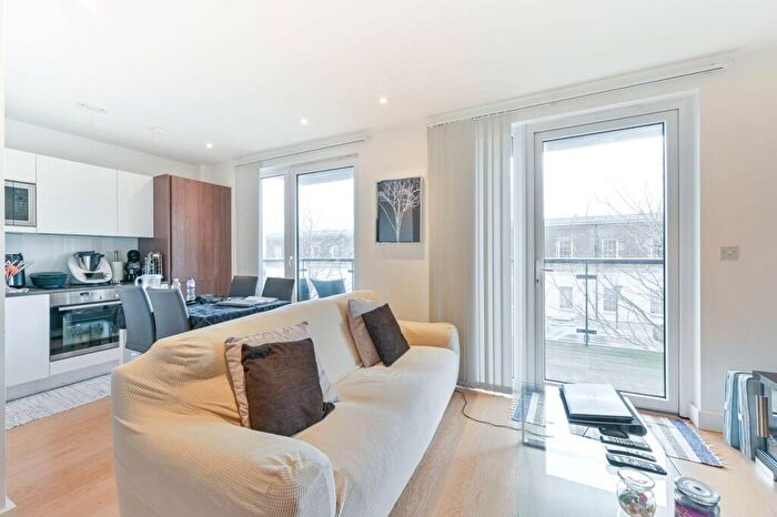 2 Bedroom Flat For Sale In Duke Of Wellington Avenue, Woolwich Riverside, London, SE18