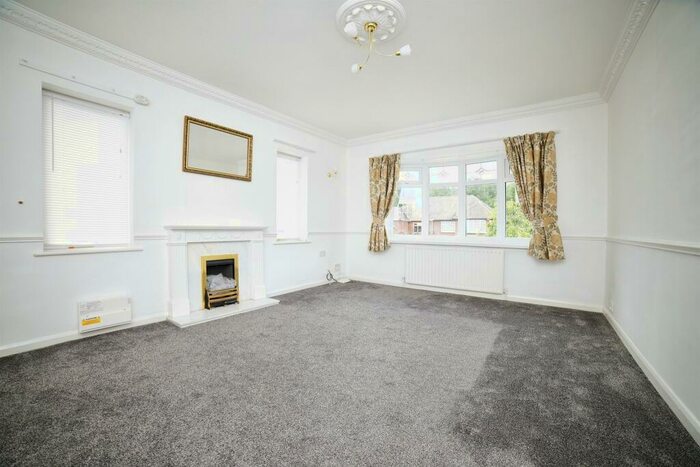 2 Bedroom Semi-Detached Bungalow For Sale In Haydon Close, Willerby, Hull, HU10