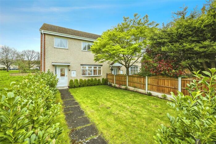 3 Bedroom End Of Terrace House To Rent In Angell Green, Clifton, NG11