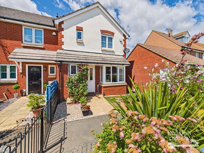 3 Bedroom Semi-detached House For Sale In Holm View, Watchet, TA23