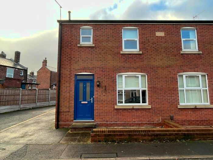 3 Bedroom Semi-Detached House To Rent In Mountcastle Street, Newbold, Chesterfield, S41