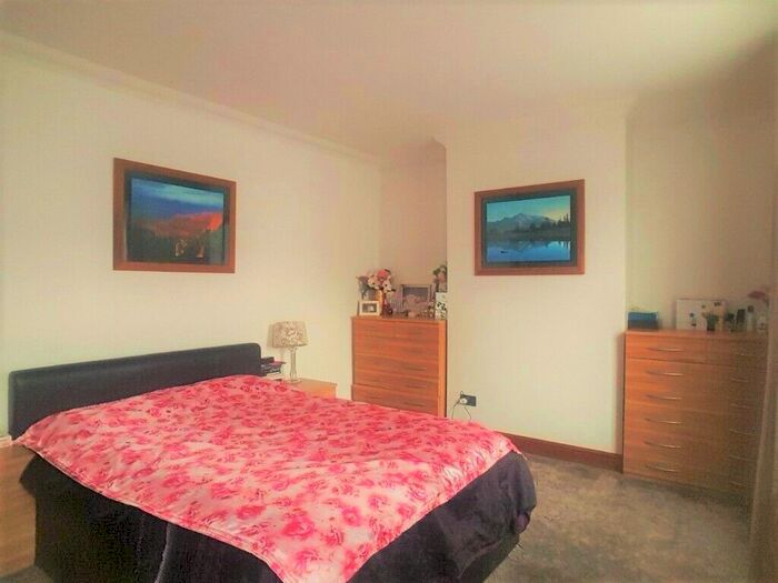 4 Bedroom Semi-Detached House To Rent In Brereton Road, Bedford MK40