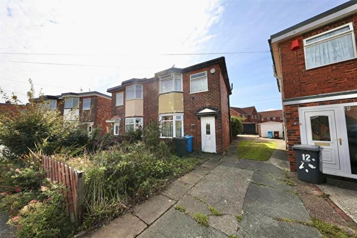 3 Bedroom Semi Detached House For Sale In Colwall Avenue, Hull, HU5