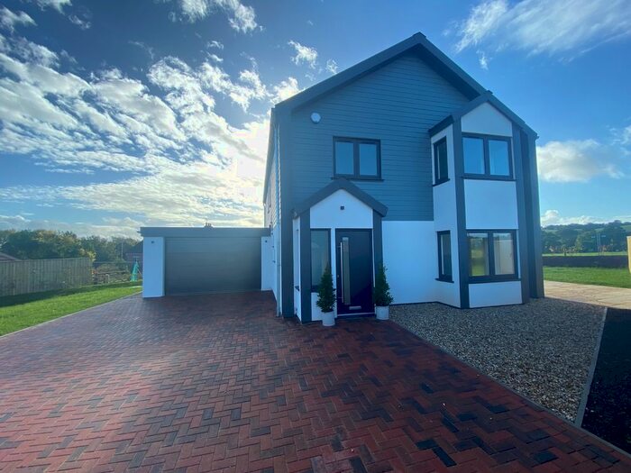 4 Bedroom Detached House For Sale In Morchard Road, Crediton, EX17