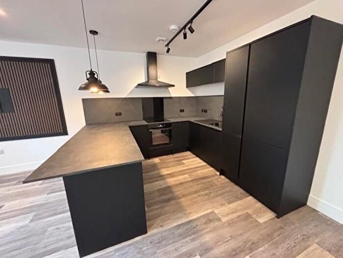2 Bedroom Flat To Rent In Stamford Street Central, Ashton-Under-Lyne, OL6