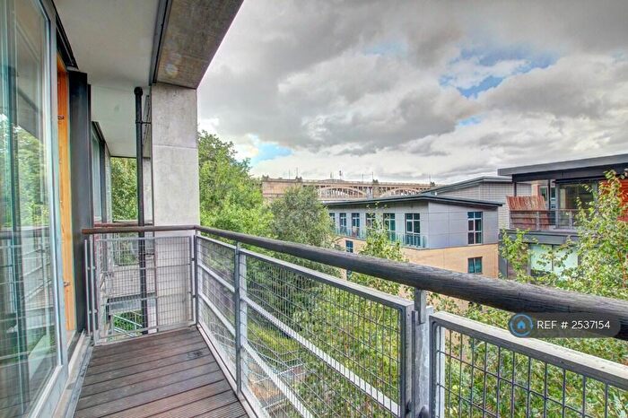 1 Bedroom Flat To Rent In Clavering Place, Newcastle Upon Tyne, NE1