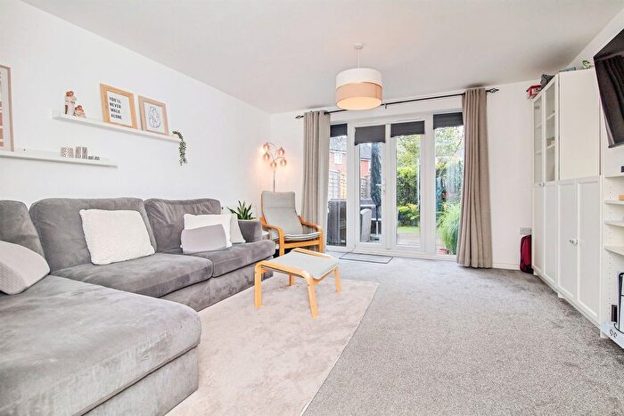 3 Bedroom Property For Sale In Thistle Close, Yaxley, Peterborough, PE7