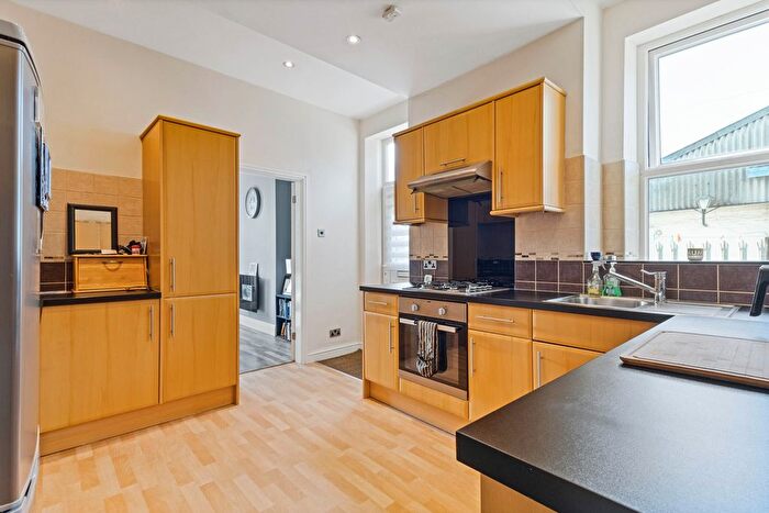 3 Bedroom Semi-detached House For Sale In Stoney Lane, Hall Green, Wakefield, WF4