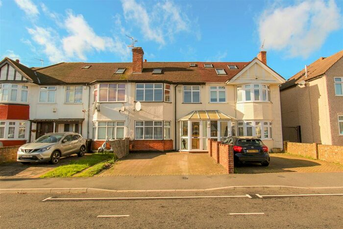 4 Bedroom Terraced House To Rent In Victoria Avenue, Hillingdon, Uxbridge, UB10