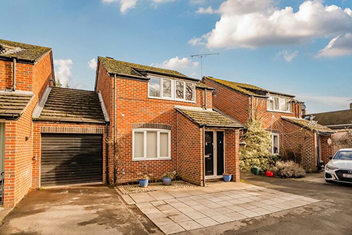 3 Bedroom Link Detached House For Sale In King James Way, Henley-On-Thames, Oxfordshire, RG9