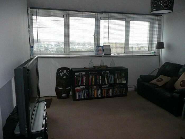 1 Bedroom Flat To Rent In Forty Acre Lane, Canning Town, London, E16