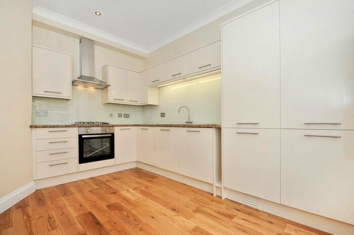 3 Bedroom Terraced House To Rent In Thorpebank Road, London, W12