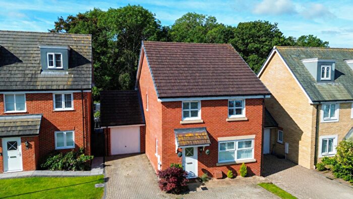 4 Bedroom Detached House For Sale In Nugent Close, Church Crookham, Fleet, GU52