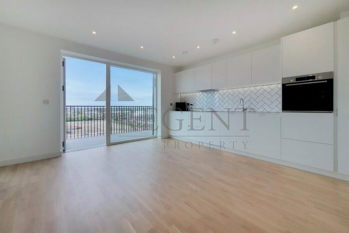 Studio To Rent In Sibley House, Cedrus Avenue, UB1