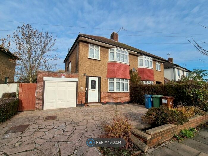 3 Bedroom Semi-Detached House To Rent In Eastern Avenue, Pinner, HA5